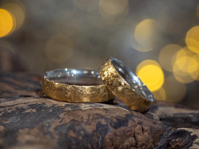 Unikate organische Kante Silber Gelbgold